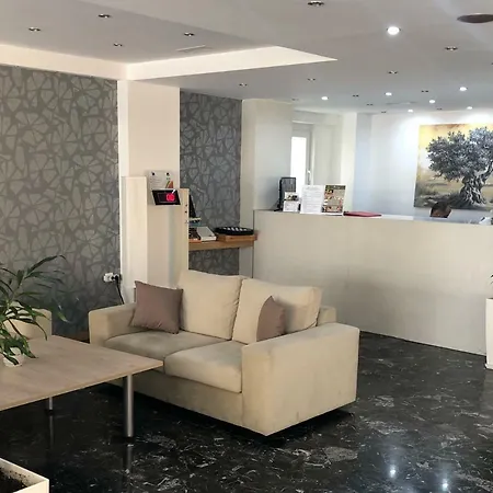 Mimosa Apartahotel 2*