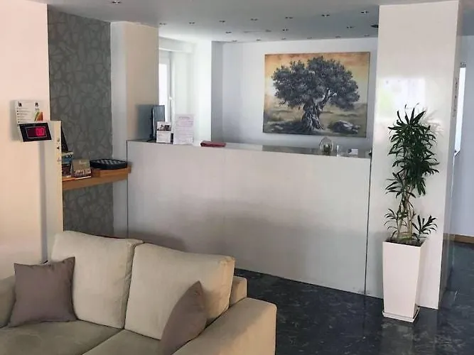 Mimosa Aparthotel 2*