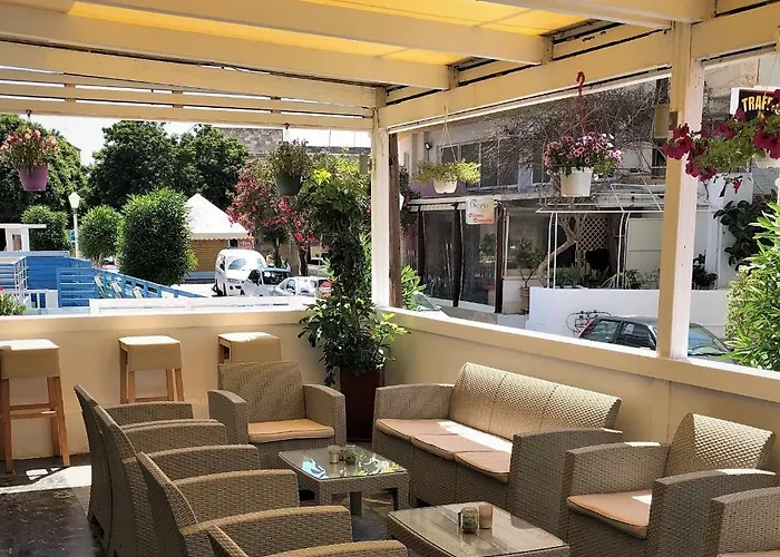 Mimosa Aparthotel 2*